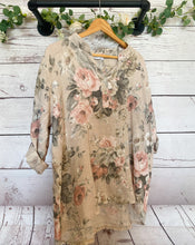 Load image into Gallery viewer, Ashley Floral Top